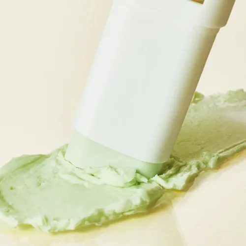 ביוטי אוף ג'וסון סטיק הגנה מאט - Beauty of Joseon Matte Sun Stick: Mugwort + Camelia SPF 50 (18g)