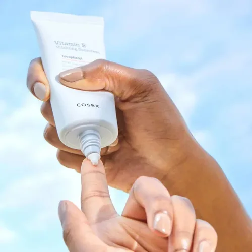 קוסרקס קרם הגנה SPF50 מועשר בוויטמין E לשיקום והגנה על העור - 50 מ"ל | COSRX Vitamin E Vitalizing Sunscreen 50ml