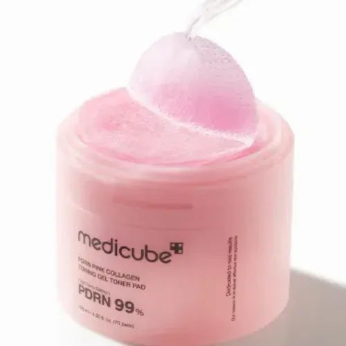 פדי טונר ג'ל קולגן וורוד של מדיקיוב Medicube PDRN Pink Collagen (70 פדים) המכילים 99% PDRN סלמון טהור להבהרה, מיצוק והענקת לחות מוגברת לעור הפנים. קוסמטיקה קוריאנית מקורית