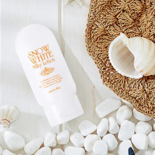סיקרט קי סנואו ווייט מילקי לושן - Secret Key Snow White Milky Lotion (120g) - למראה עור בהיר, זוהר ורווי בלחות
 
