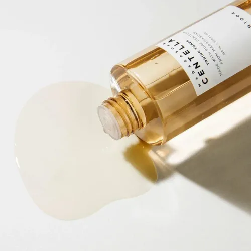 סקין 1004 טונר מדגסקר סנטלה - SKIN1004 Madagascar Centella Toning Toner (210ml) - לניקוי עמוק, הבהרה והרגעה