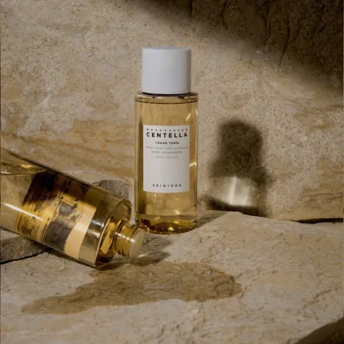 סקין 1004 טונר מדגסקר סנטלה - SKIN1004 Madagascar Centella Toning Toner (210ml) - לניקוי עמוק, הבהרה והרגעה