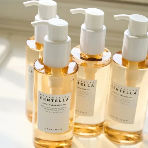 סקין 1004 שמן ניקוי קליל - SKIN1004 Madagascar Centella Light Cleansing Oil (200ml) - להסרת איפור וניקוי עמוק
 