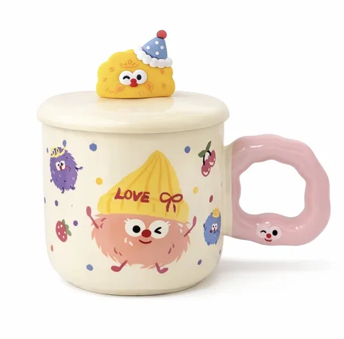 Kawaii Love & Joy Ceramic Mug with Lid 400ml | ספל קרמיקה איורי דמויות "קוואי" עם ידית מעוצבת ומכסה