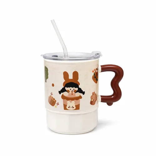 Kawaii Cartoon Ceramic Mug with Wavy Handle & Straw 450ml | ספל קרמיקה איורי דמויות "קוואי" עם ידית גלית מעוצבת וקשית 450 מ"ל